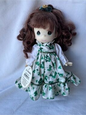 Precious Moments St. Patrick's Day Doll 9in Brown Curly Hair MPN 2013a